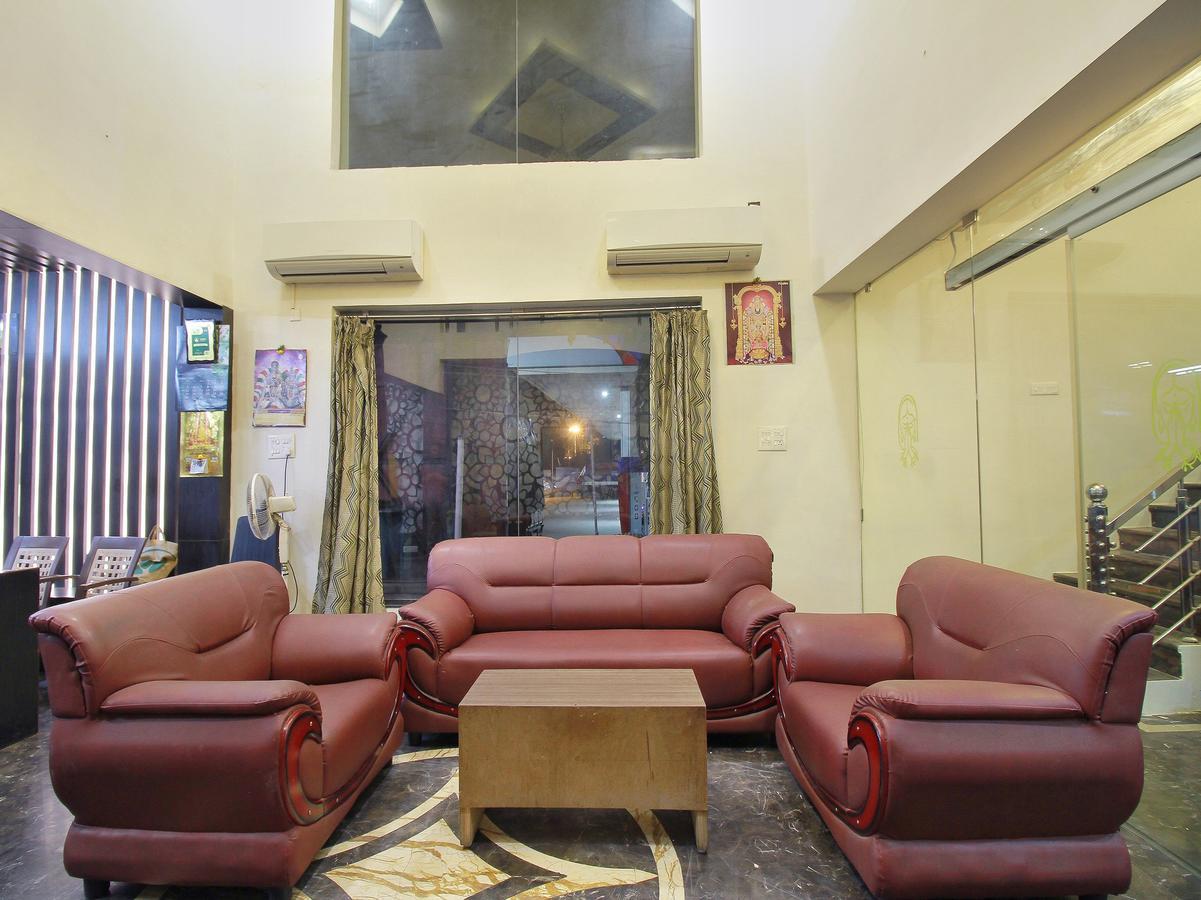 Oyo 11489 Pkn Classic Regency Madurai Εξωτερικό φωτογραφία