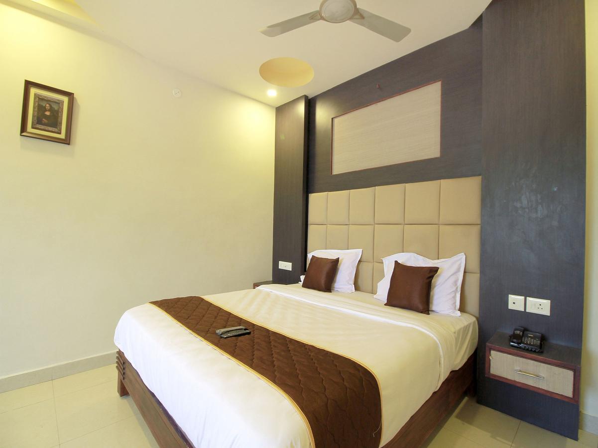Oyo 11489 Pkn Classic Regency Madurai Εξωτερικό φωτογραφία