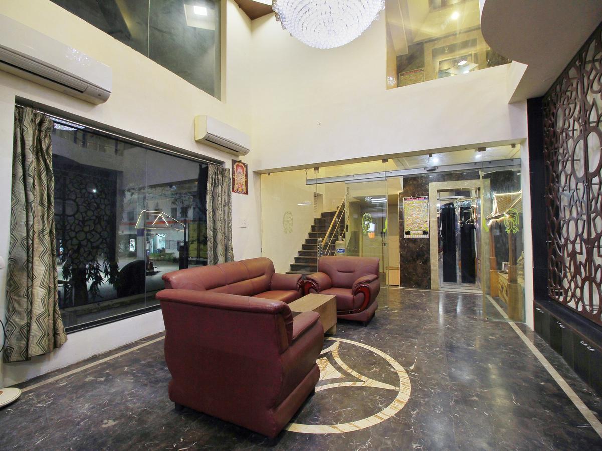 Oyo 11489 Pkn Classic Regency Madurai Εξωτερικό φωτογραφία