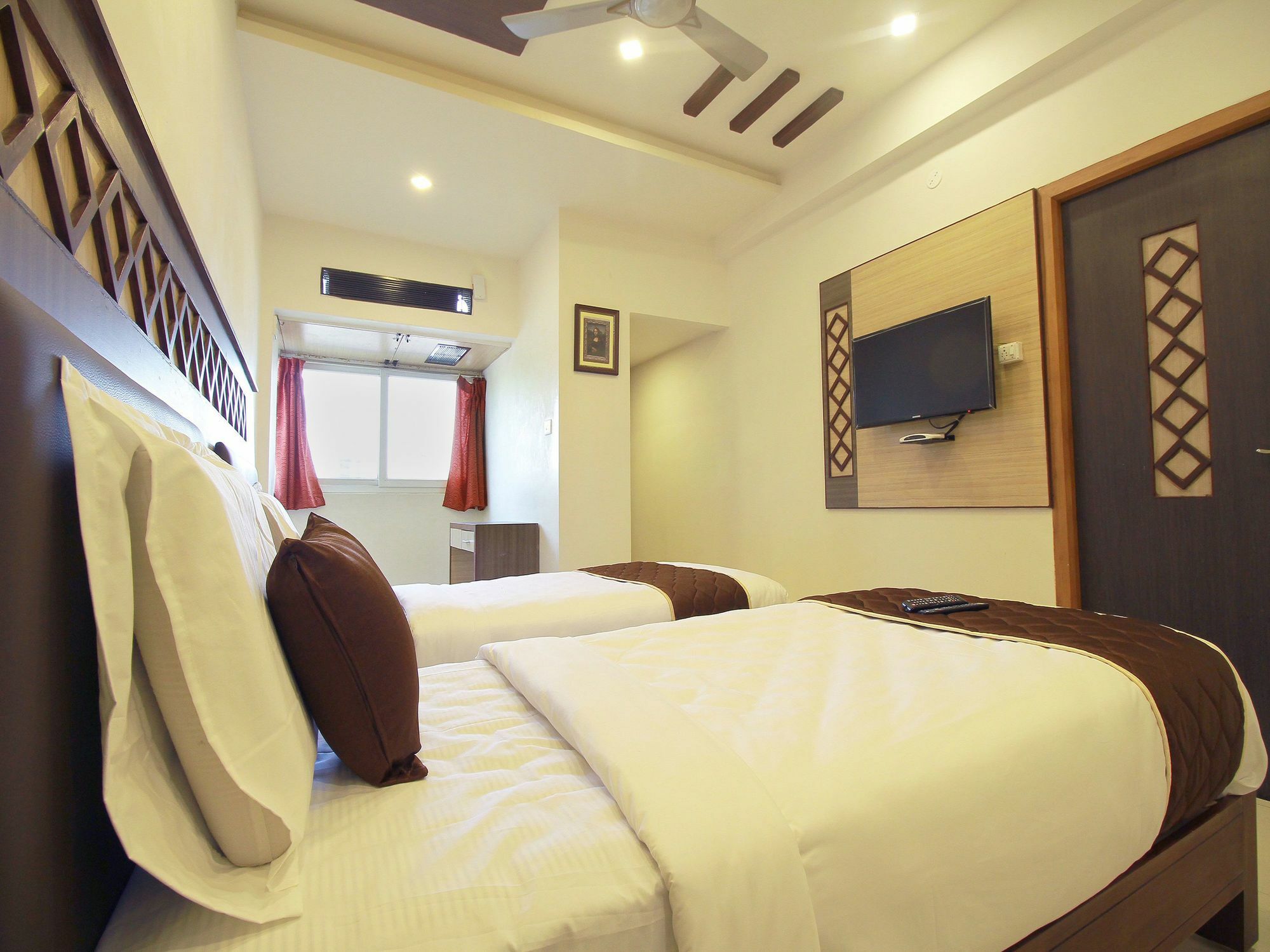 Oyo 11489 Pkn Classic Regency Madurai Εξωτερικό φωτογραφία